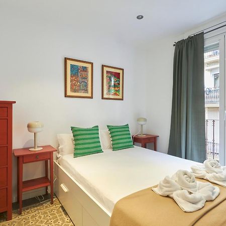 64 Apartment In A Typical Barcelona'S Old Building 外观 照片