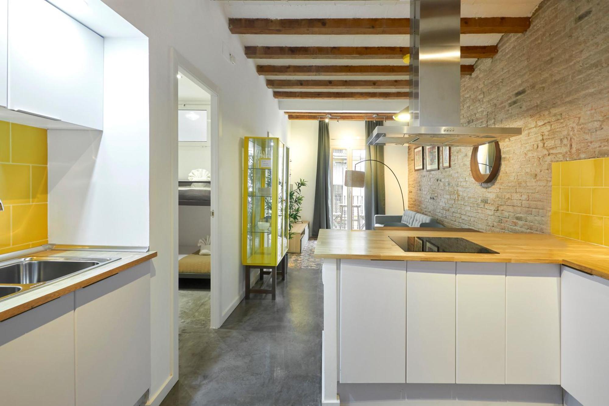 64 Apartment In A Typical Barcelona'S Old Building 外观 照片