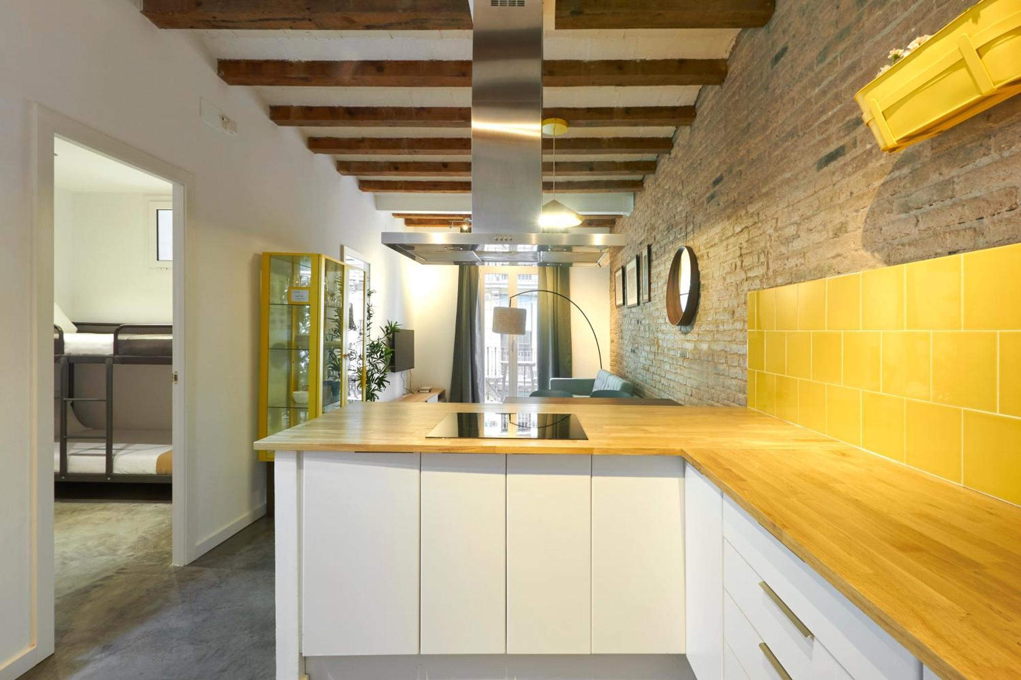 64 Apartment In A Typical Barcelona'S Old Building 外观 照片