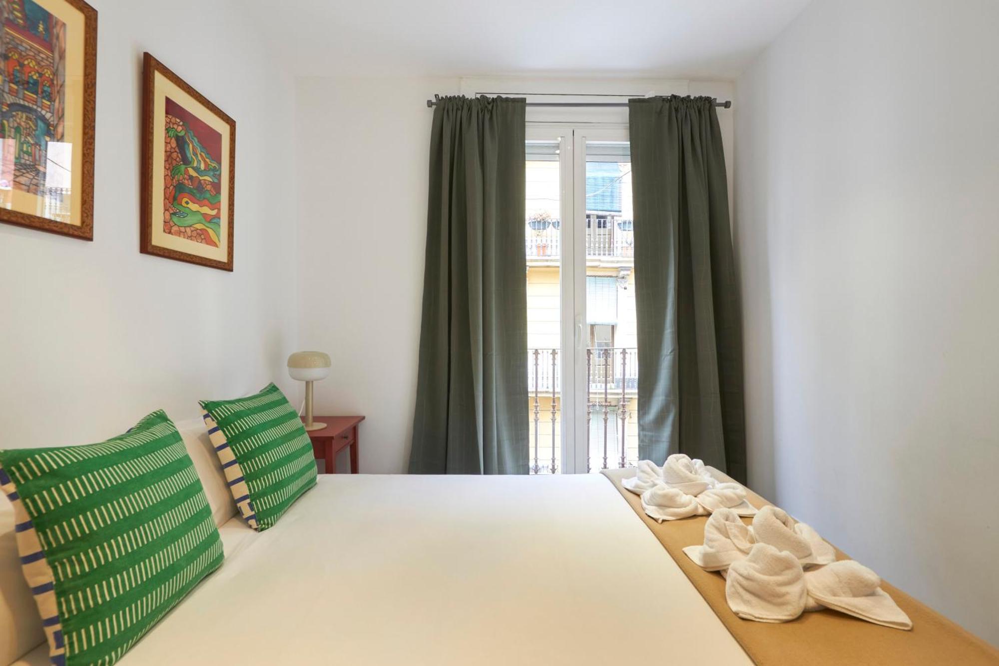 64 Apartment In A Typical Barcelona'S Old Building 外观 照片