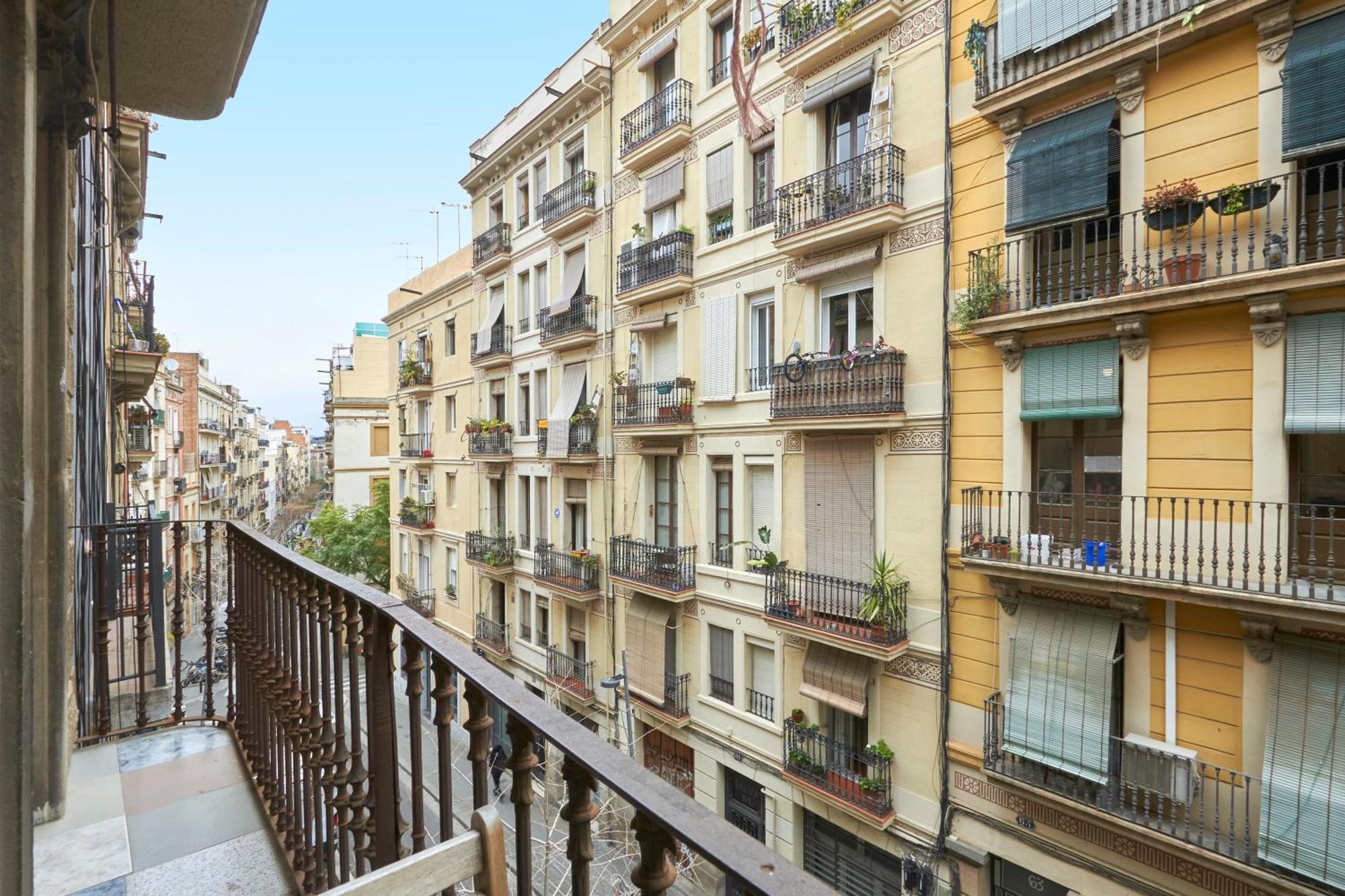 64 Apartment In A Typical Barcelona'S Old Building 外观 照片